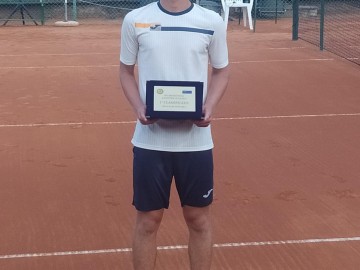 PECORINI CONQUISTA IL TITOLO ITF JUNIOR A CUNEO